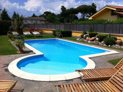 Construim piscine la comanda